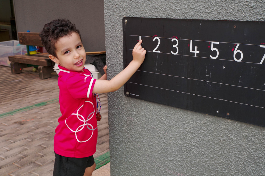Does Knowing a Second Language From an Early Age Make Kids Smarter? Does Knowing a Second Language From an Early Age Make Kids Smarter?